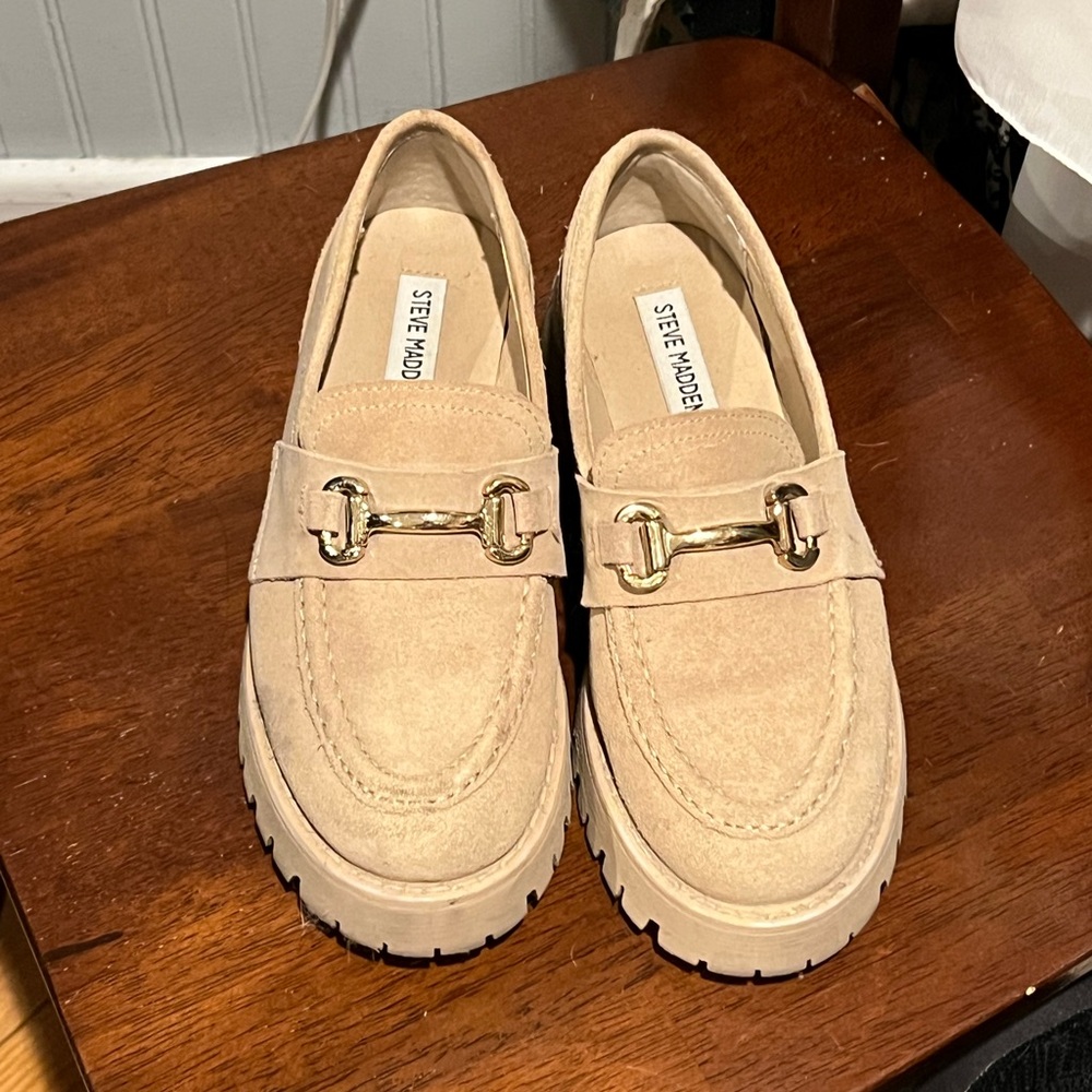 Steve Madden Beige Loafers with Gold Accent